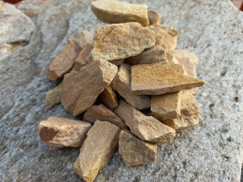 Златолит жёлтый декоративная каменная крошка купить в Красногорске