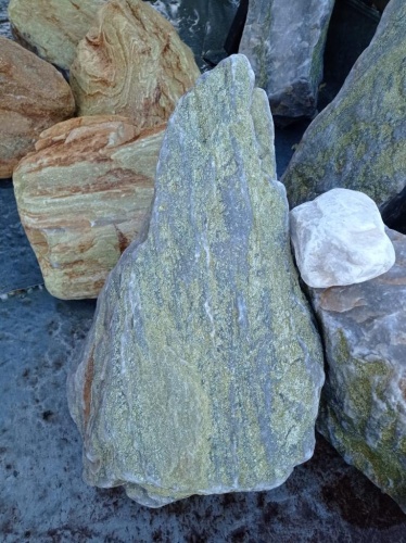 Златолит жёлтый, жёлто-зелёный глыбки и валуны для ланшафтного дизайна купить в Красногорске