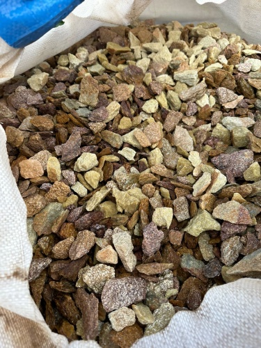 Златолит персиковый декоративная каменная крошка купить в Красногорске