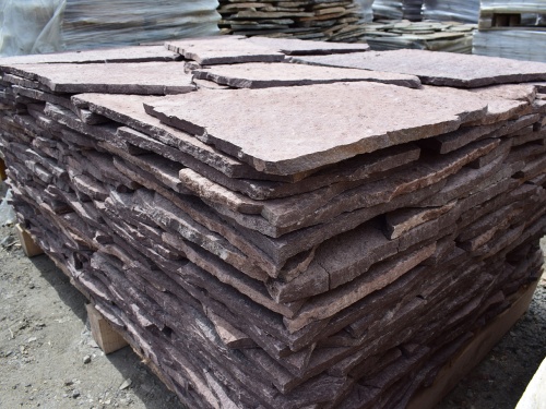 Плитняк лемезит бордовый для облицовки цоколя 20-25 мм  купить в Красногорске