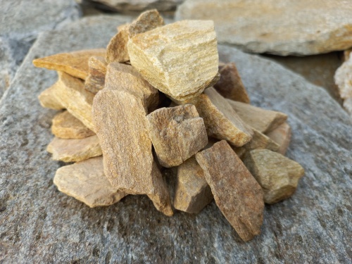 Златолит жёлтый декоративная каменная крошка купить в Красногорске