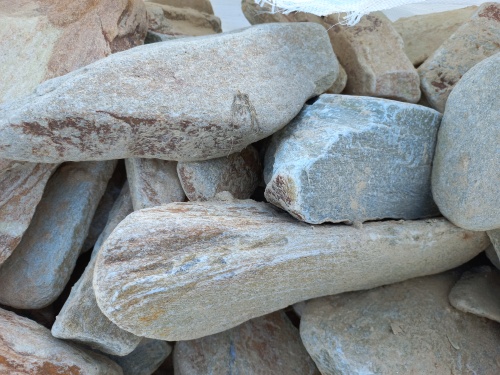 Златолит жёлтый, жёлто-зелёный глыбки и валуны для ланшафтного дизайна купить в Красногорске