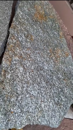 Плитняк златолит серебристый для цоколя, отмостки купить в Красногорске