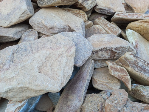 Златолит жёлтый, жёлто-зелёный глыбки и валуны для ланшафтного дизайна купить в Красногорске