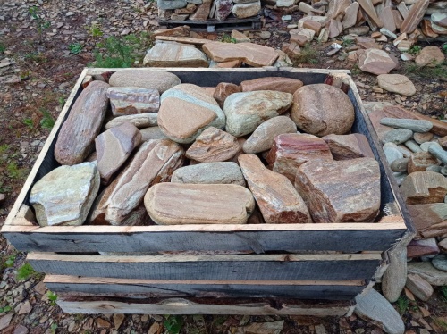 Златолит жёлтый, жёлто-зелёный глыбки и валуны для ланшафтного дизайна купить в Красногорске