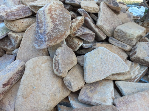 Златолит жёлтый, жёлто-зелёный глыбки и валуны для ланшафтного дизайна купить в Красногорске