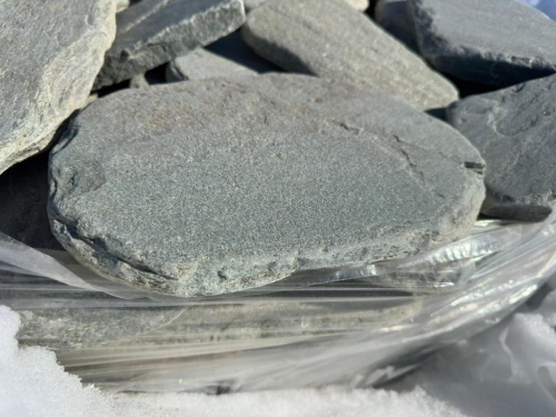 Плитняк златолит зелёный галтованный для мощения на бетон купить в Красногорске