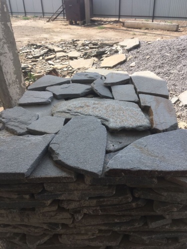 Златолит серебристый галтованный для лестниц купить в Красногорске